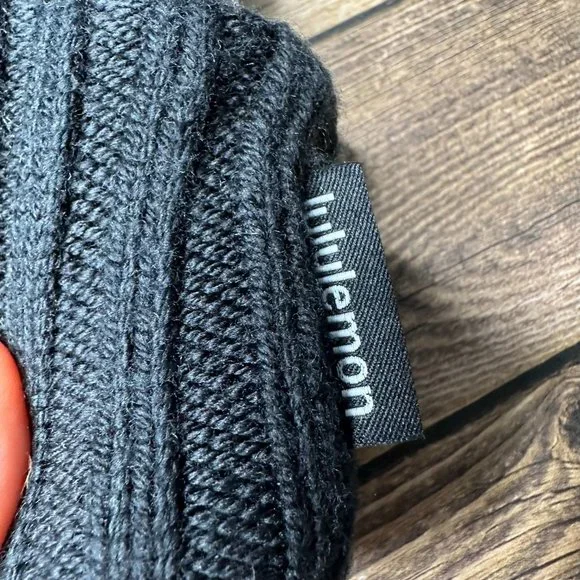 NWT Lululemon Ombre Knit Textured Beanie O/S (Black Grey) - Picture 5 of 13